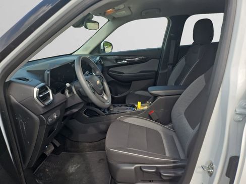 Used 2025 Chevrolet TrailBlazer LT FWD image 8