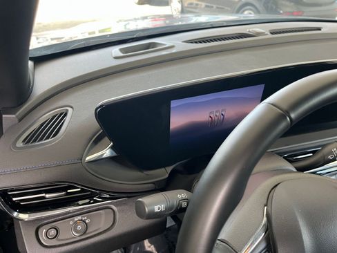 Used 2025 Buick Envista Sport Touring image 34