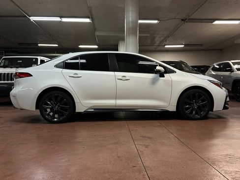 Used 2024 Toyota Corolla SE w/ SE Package image 6