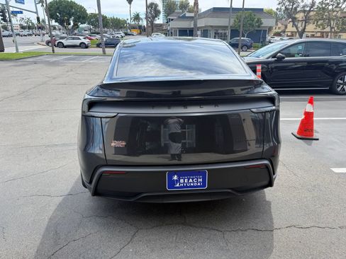 Used 2026 Tesla Model Y image 4