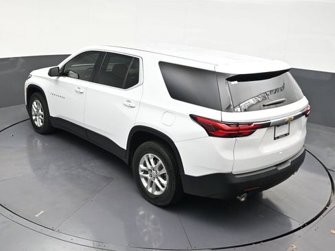 Used 2023 Chevrolet Traverse LS image 18