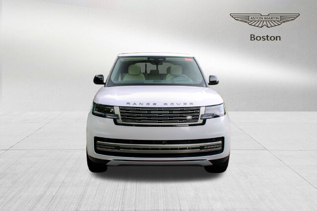 Used 2025 Land Rover Range Rover SE AWD/4WD image 2