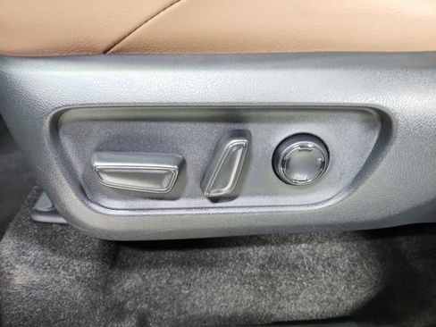 Used 2025 Toyota 4Runner Limited image 20