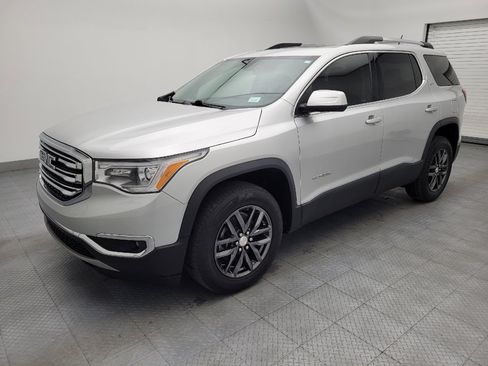 Used 2019 GMC Acadia SLT FWD image 2
