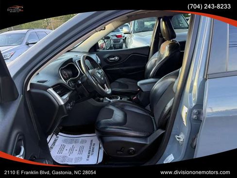 Used 2015 Jeep Cherokee Trailhawk w/ Comfort/Convenience Group image 15