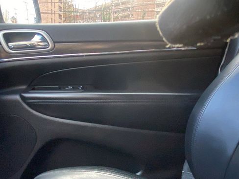 Certified 2018 Jeep Grand Cherokee Limited image 17