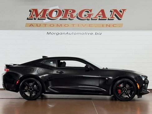 Used 2017 Chevrolet Camaro SS RWD image 2