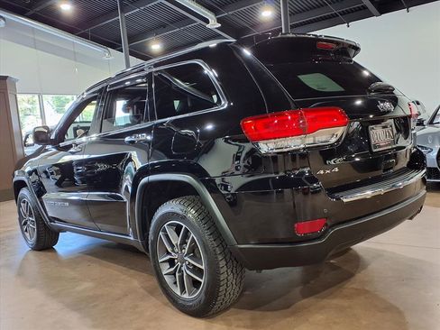 Certified 2019 Jeep Grand Cherokee Limited image 4