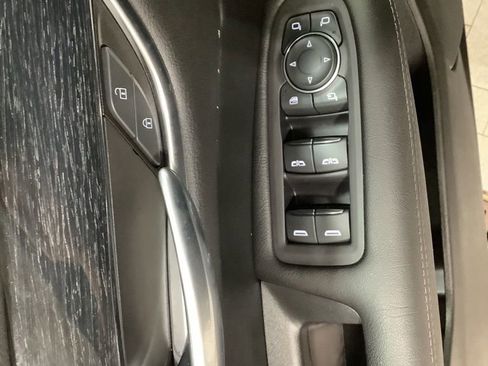 Used 2022 Cadillac XT5 Premium Luxury w/ Technology Package image 21