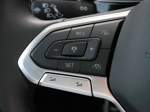 Certified 2024 Volkswagen Jetta Sport image 25