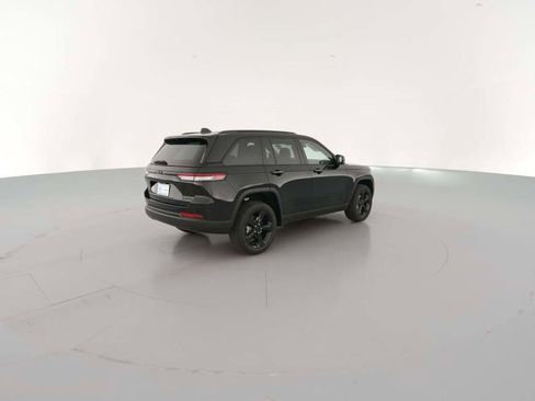 New 2025 Jeep Grand Cherokee Limited w/ Black Appearance Package image 12