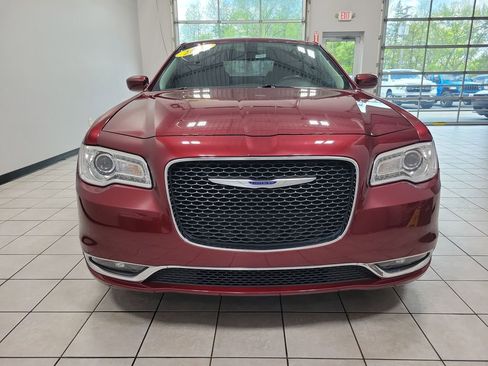 Used 2019 Chrysler 300 Touring w/ Driver Convenience Group RWD image 5