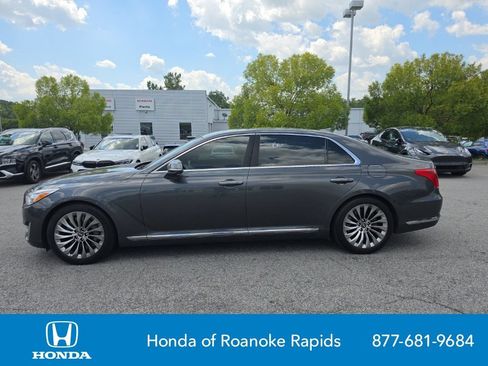 Used 2017 Genesis G90 5.0 Ultimate RWD image 2