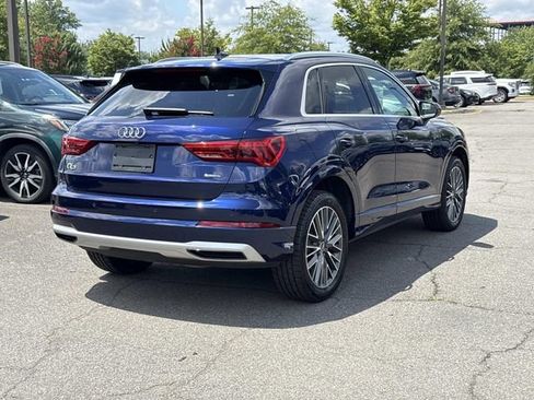 Used 2022 Audi Q3 2.0T Premium w/ Convenience Package AWD/4WD image 2