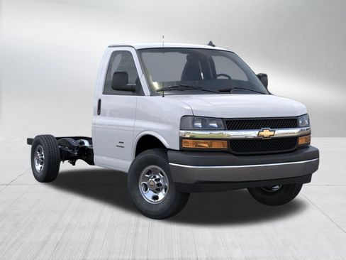 New 2025 Chevrolet Express 3500 w/ Power Convenience Package RWD image 8