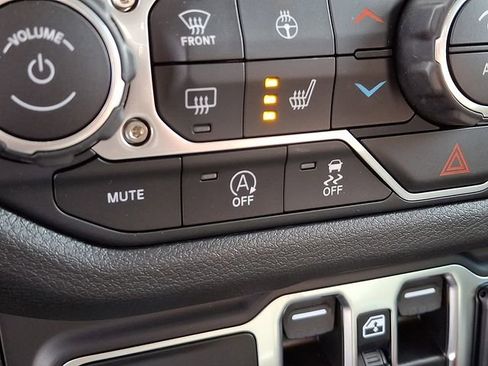 New 2025 Jeep Gladiator Sport image 20