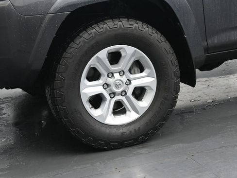 Used 2021 Toyota 4Runner SR5 Premium w/ Moonroof Package image 12