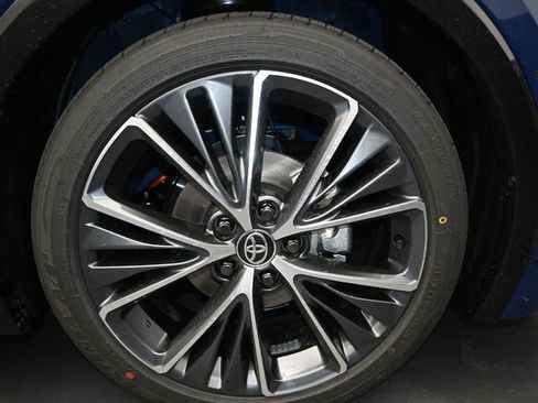 New 2026 Toyota Prius XLE image 17