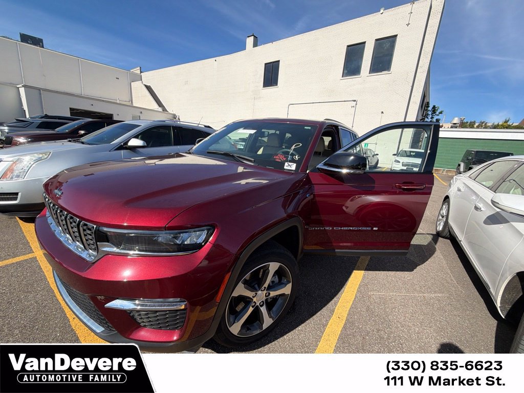 Used 2023 Jeep Grand Cherokee 4WD 4xe image 1