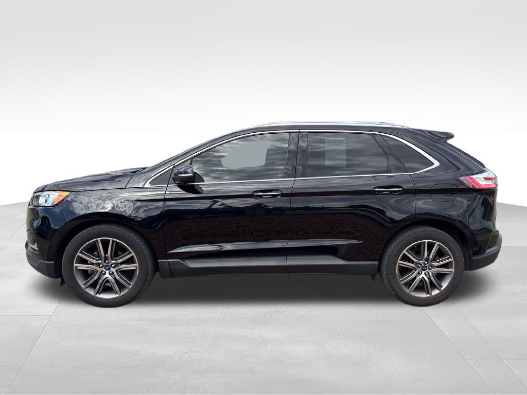 Used 2019 Ford Edge Titanium w/ Cold Weather Package FWD image 2
