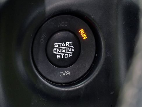 Used 2022 Jeep Wrangler Unlimited Sahara AWD/4WD image 25