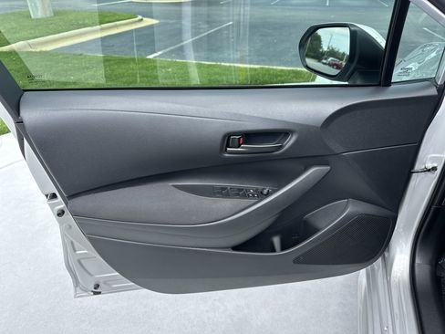 Certified 2025 Toyota Corolla LE FWD image 14