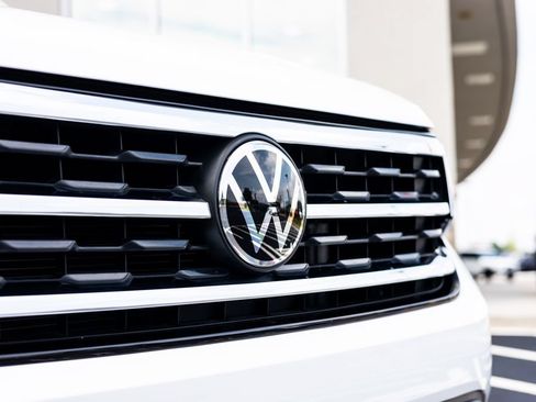 Used 2021 Volkswagen Atlas SE w/ Panoramic Sunroof Package FWD image 6