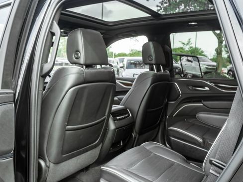 Used 2023 Cadillac Escalade Premium Luxury AWD/4WD image 31