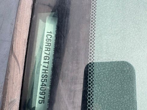 Used 2017 RAM 1500 Classic SLT image 8