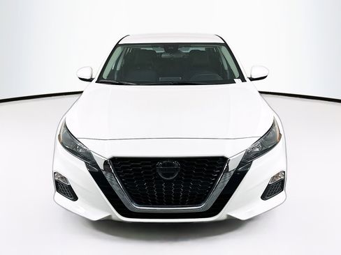 Used 2022 Nissan Altima 2.5 S image 2