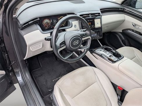 Used 2022 Hyundai Tucson Limited image 11