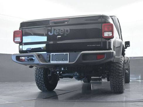 Used 2025 Jeep Gladiator Sport image 59