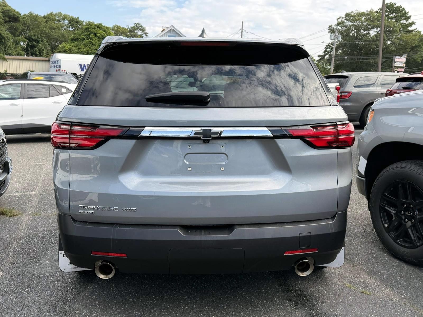 Used 2024 Chevrolet Traverse LS w/ Safety Package AWD/4WD image 5