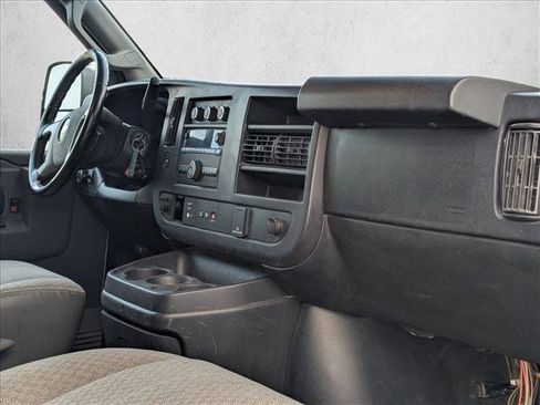 Used 2018 Chevrolet Express 2500 w/ Driver Convenience Package image 20