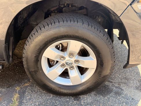 Used 2019 RAM 1500 Express AWD/4WD image 14