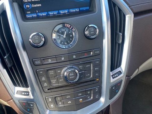 Used 2011 Cadillac SRX Luxury image 12