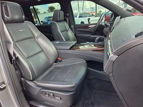 Used 2023 Cadillac Escalade ESV Premium Luxury RWD image 16