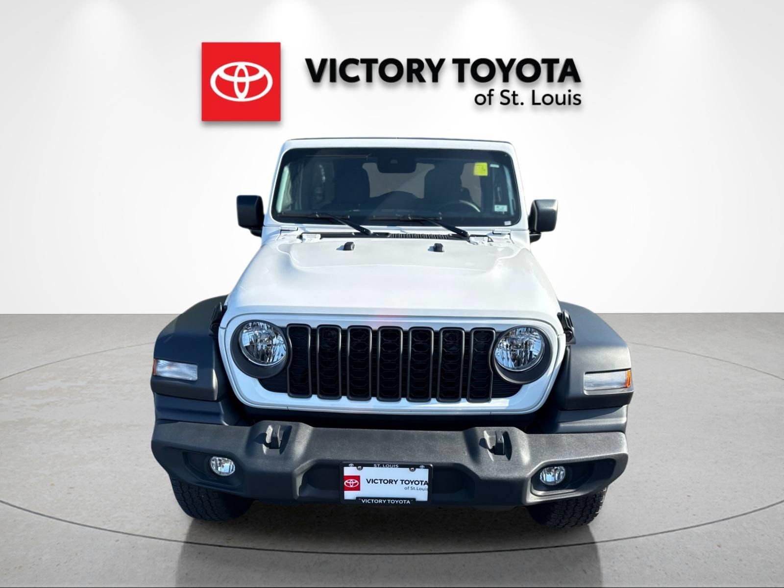 Used 2024 Jeep Wrangler Unlimited Sport AWD/4WD image 8