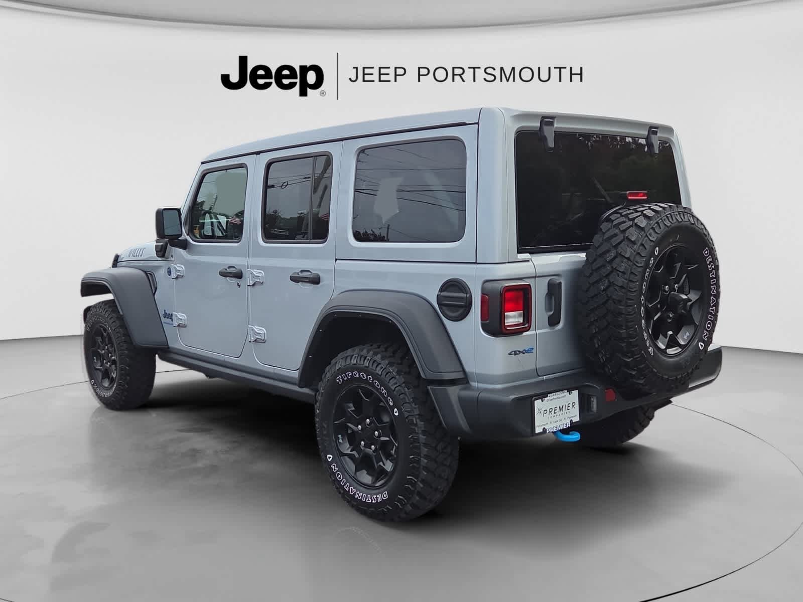 Used 2023 Jeep Wrangler Unlimited w/ Sun & Screen Package AWD/4WD image 5