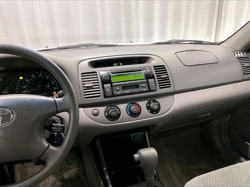 Used 2004 Toyota Camry LE FWD image 18