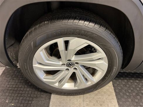 Certified 2022 Volkswagen Atlas SE image 14