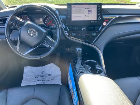 Used 2023 Toyota Camry XSE FWD image 9