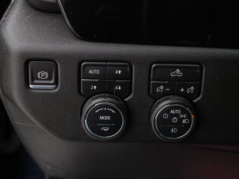 Used 2023 Chevrolet Silverado 1500 RST image 9