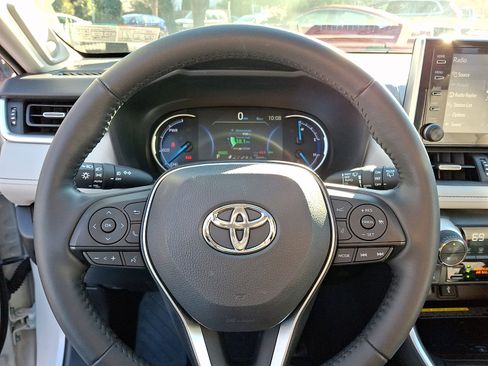 Used 2020 Toyota RAV4 Limited image 20