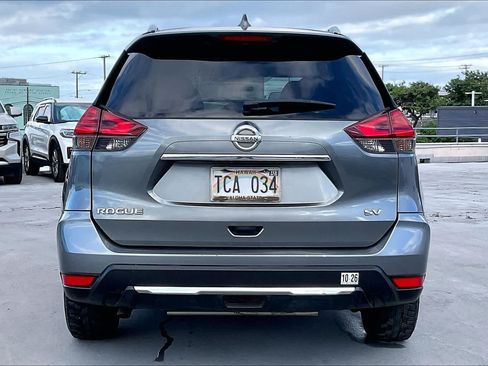 Used 2017 Nissan Rogue SV FWD image 5