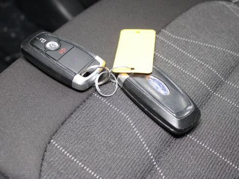 Used 2019 Ford EcoSport SE w/ SE Convenience Package image 19