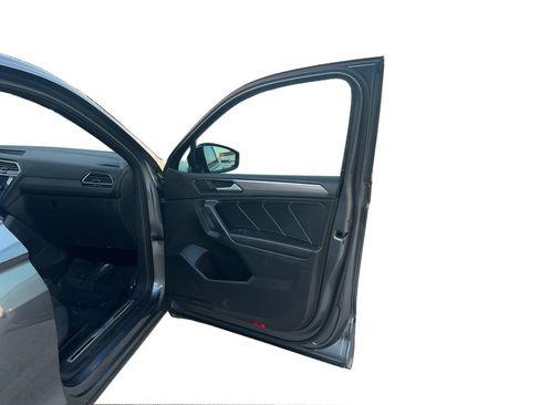 Used 2022 Volkswagen Tiguan SE R-Line image 22