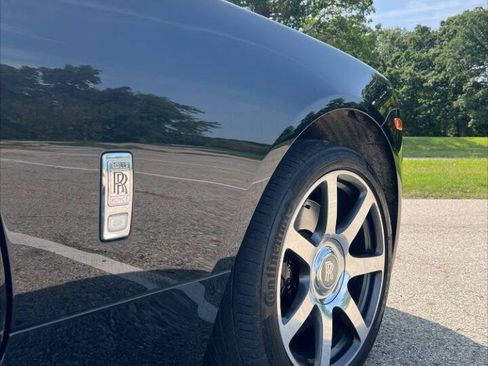 Used 2016 Rolls-Royce Wraith RWD image 12