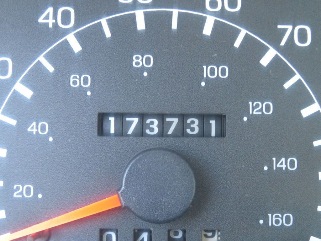 Used 2000 Ford F450 2WD Regular Cab Super Duty image 25