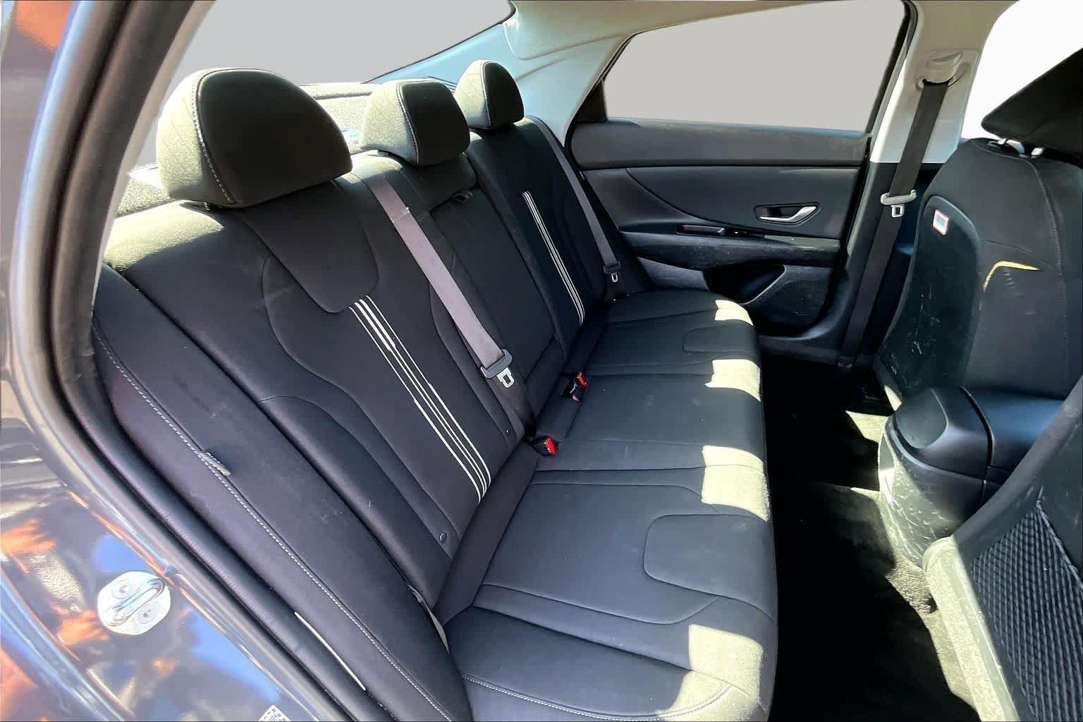 Used 2024 Hyundai Elantra SEL w/ Convenience Package FWD image 19